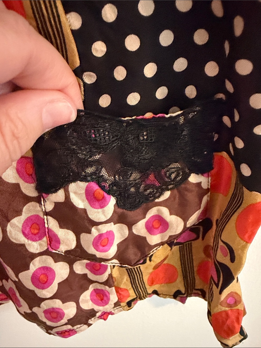 Nanette Lepore Patchwork V-Neck Blouse in Pink & Brown w Black Trim Y2K - Flaw - Picture 4 of 16